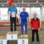 Doppelsieger Uwe Boll, hier bei der Siegerehrung für den 200m-Lauf